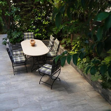 Garden Apartment Next To The Mall -Private Parking Athens Luaran gambar