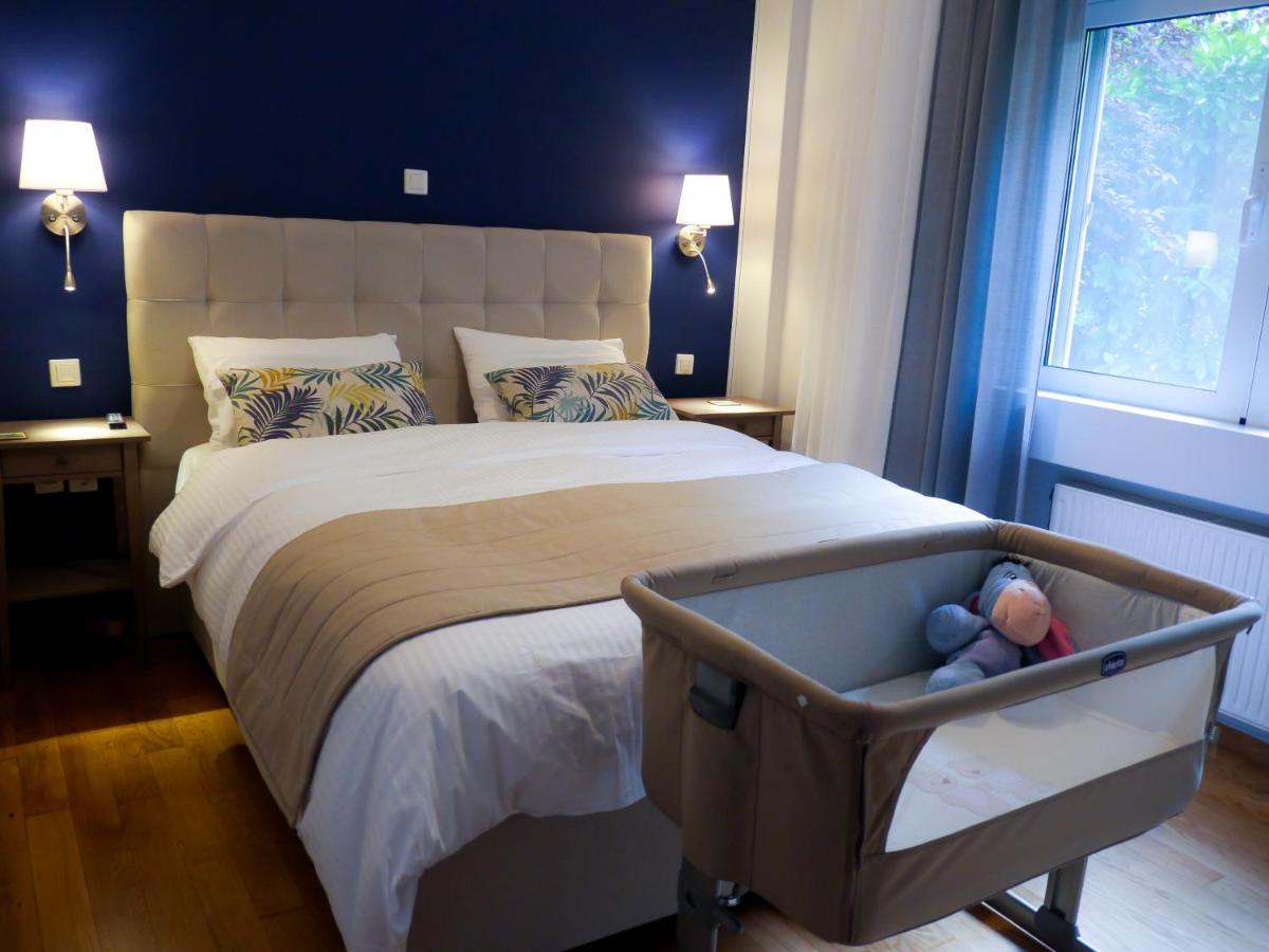 Garden Apartment Next To The Mall -Private Parking Athens Luaran gambar