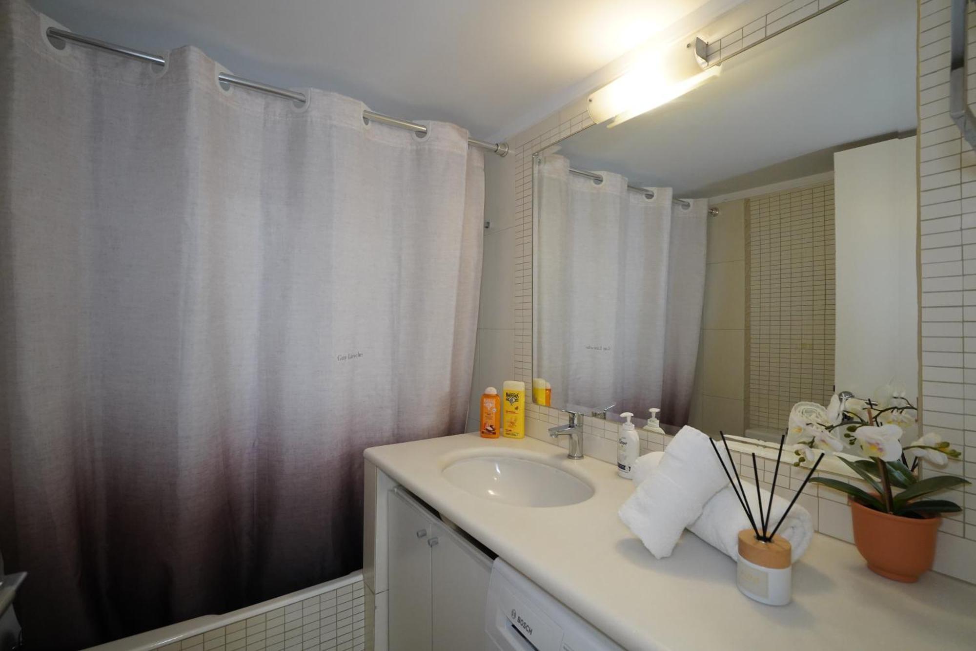 Garden Apartment Next To The Mall -Private Parking Athens Luaran gambar
