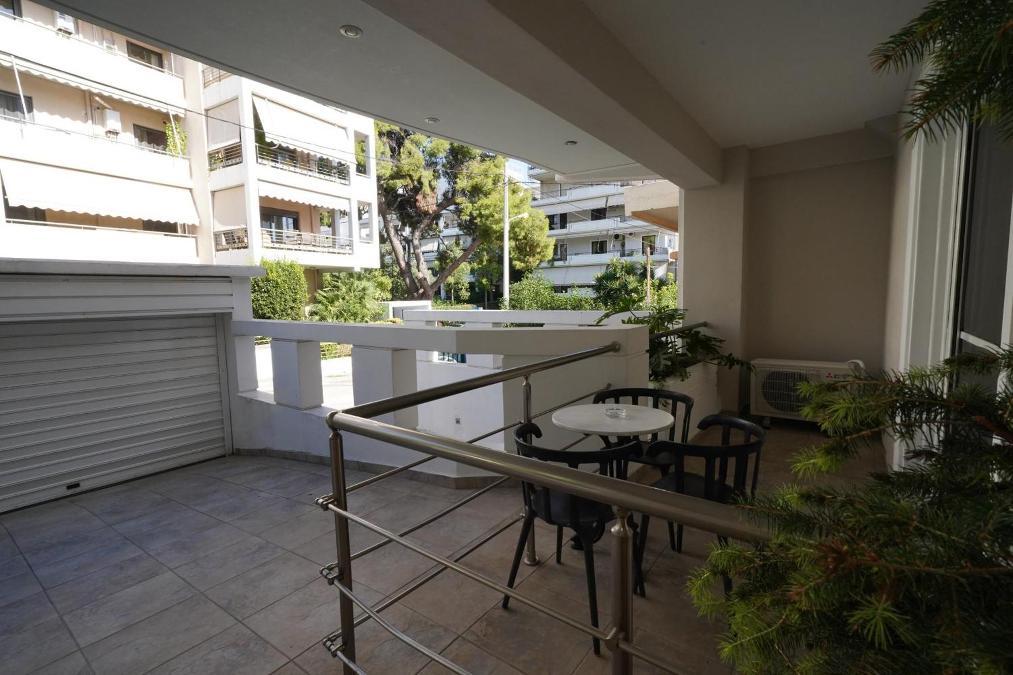Garden Apartment Next To The Mall -Private Parking Athens Luaran gambar